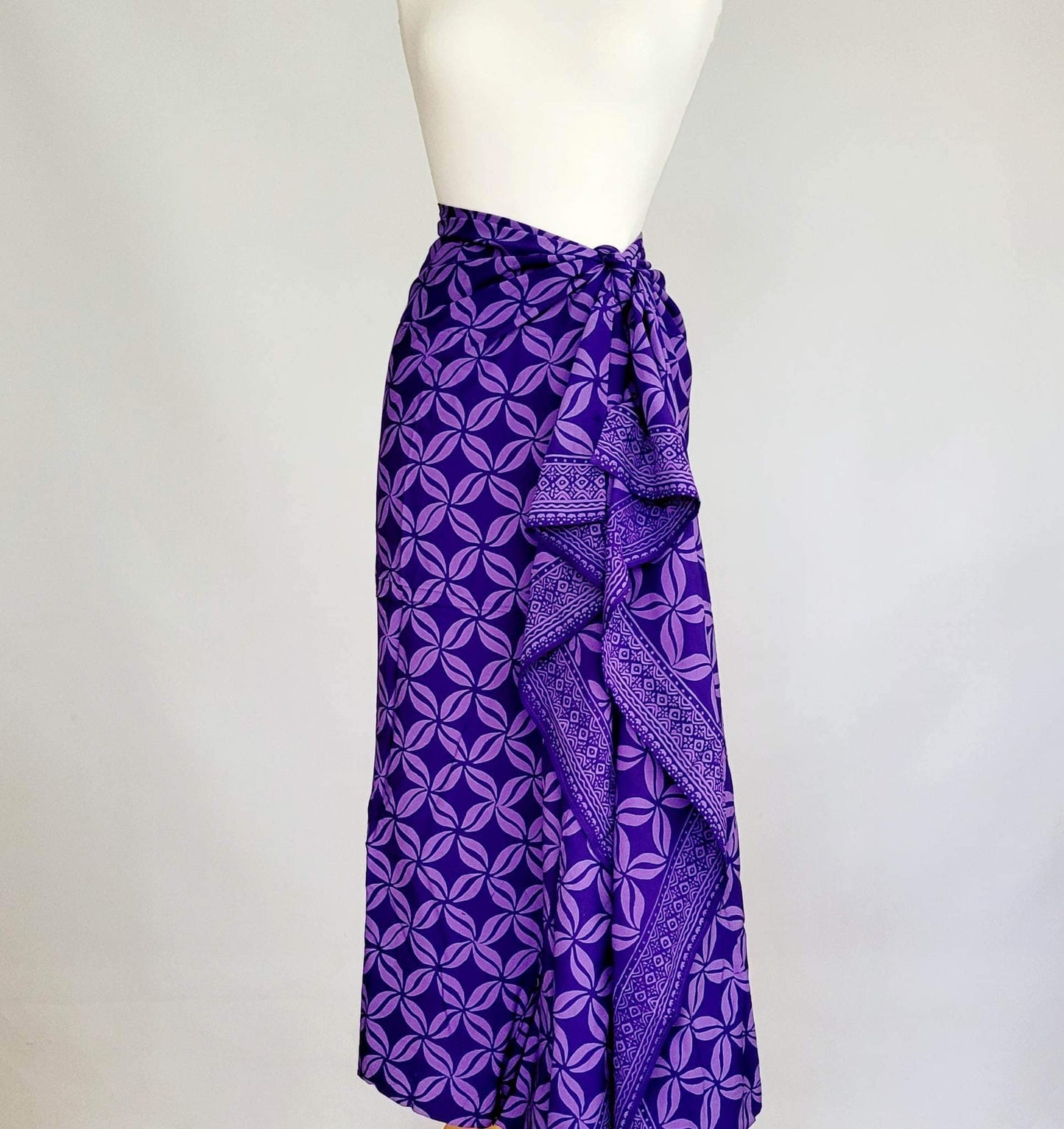 Cowrie Indigo Batik Sarong