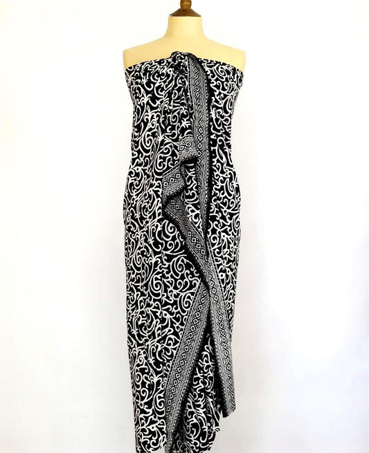 Java Black and White Batik Sarong